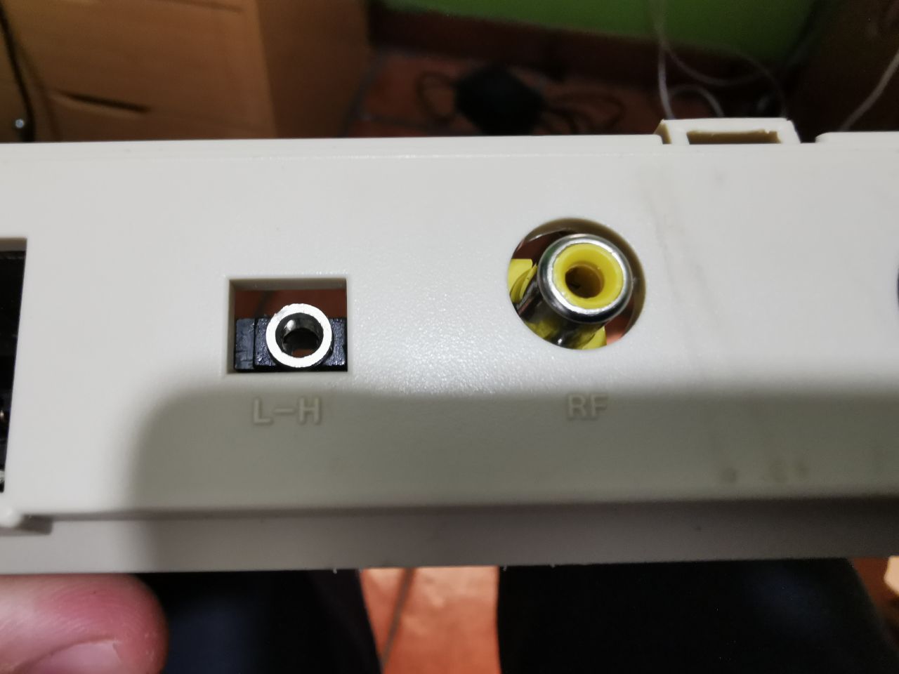 RFOUT! A RF modulator replacement board for C64 - Image 2